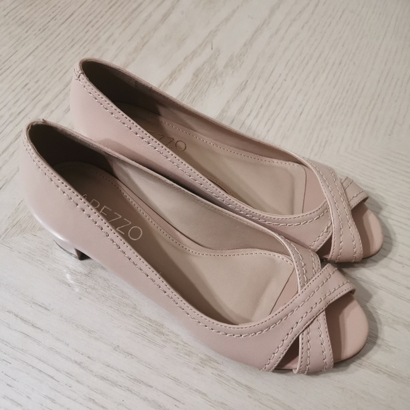 Arezzo Open Toe Block Heels - Picture 9 of 16